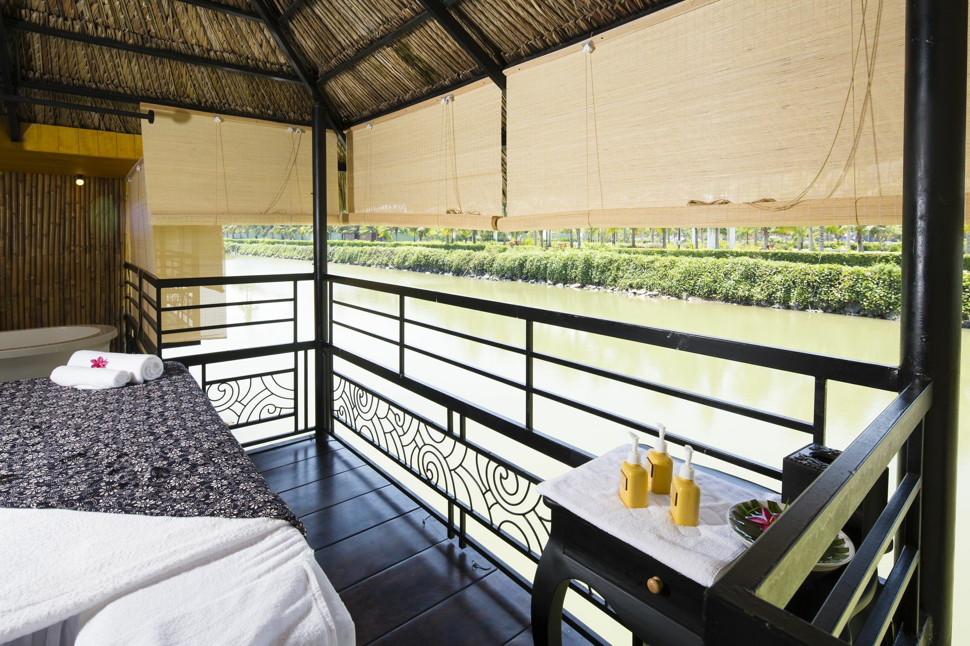 Cham Oasis Nha Trang Resort Condotel Экстерьер фото